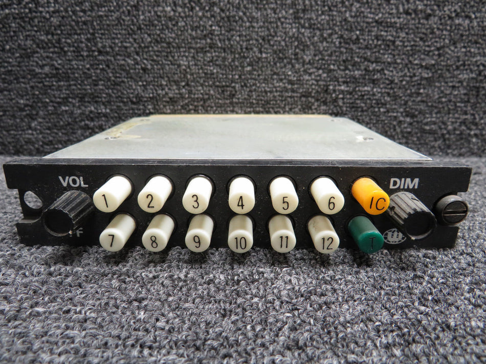 400-0032-002 Wulfsberg Electronics C-118 Flitefone III Cockpit Control Unit