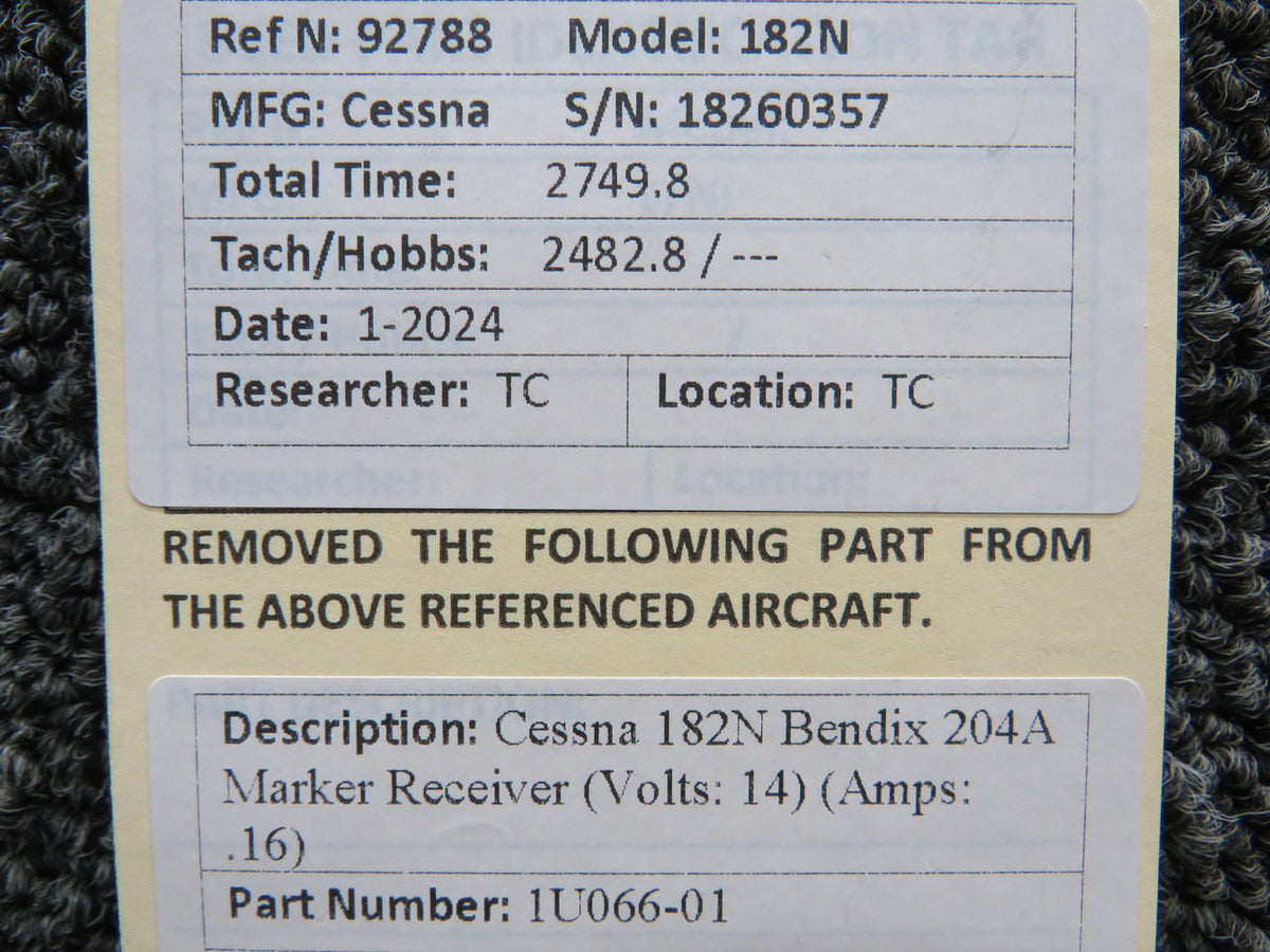 Bendix 1U066-01 Cessna 182N Bendix 204A Marker Receiver (Volts: 14) (Amps: .16)