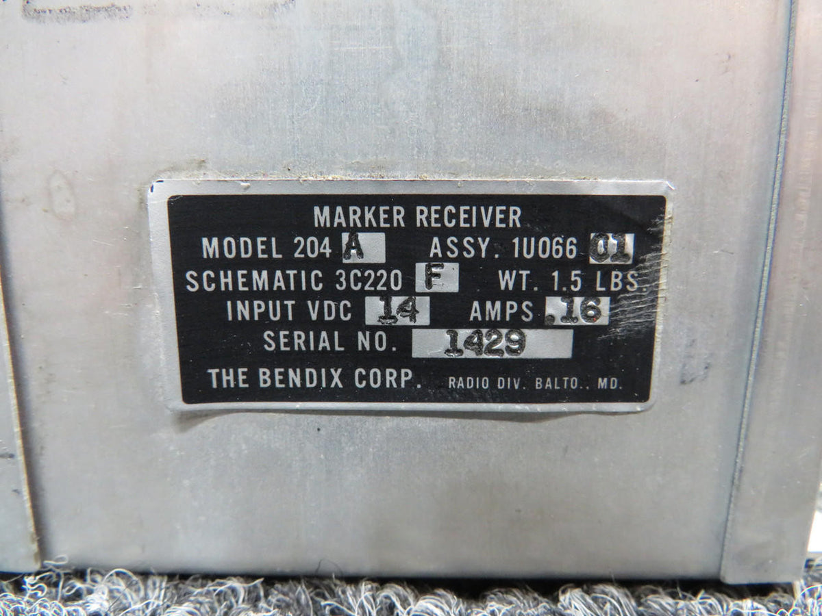 Bendix 1U066-01 Cessna 182N Bendix 204A Marker Receiver (Volts: 14) (Amps: .16)