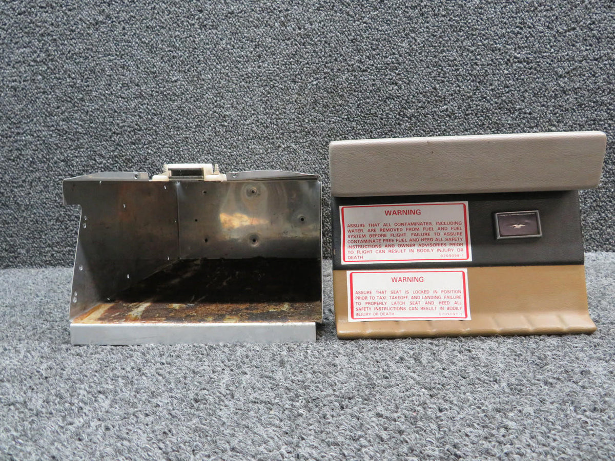 Cessna Aircraft Parts 0713778-7, 0713881-2 Cessna 182N Map Compartment Assembly with Door