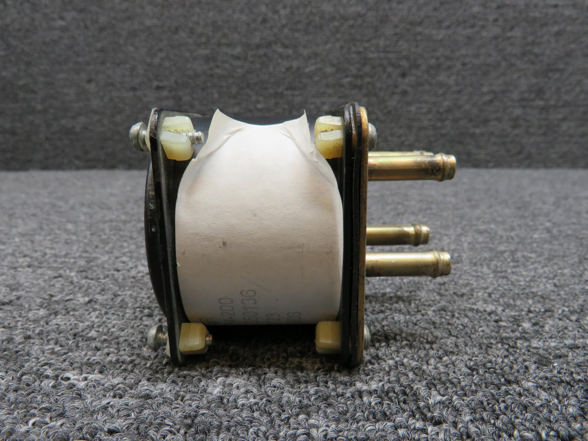 Airborne 1G5-4 Airborne Gyro Suction Indicator (Bent and Cracked Inlet) (Core)