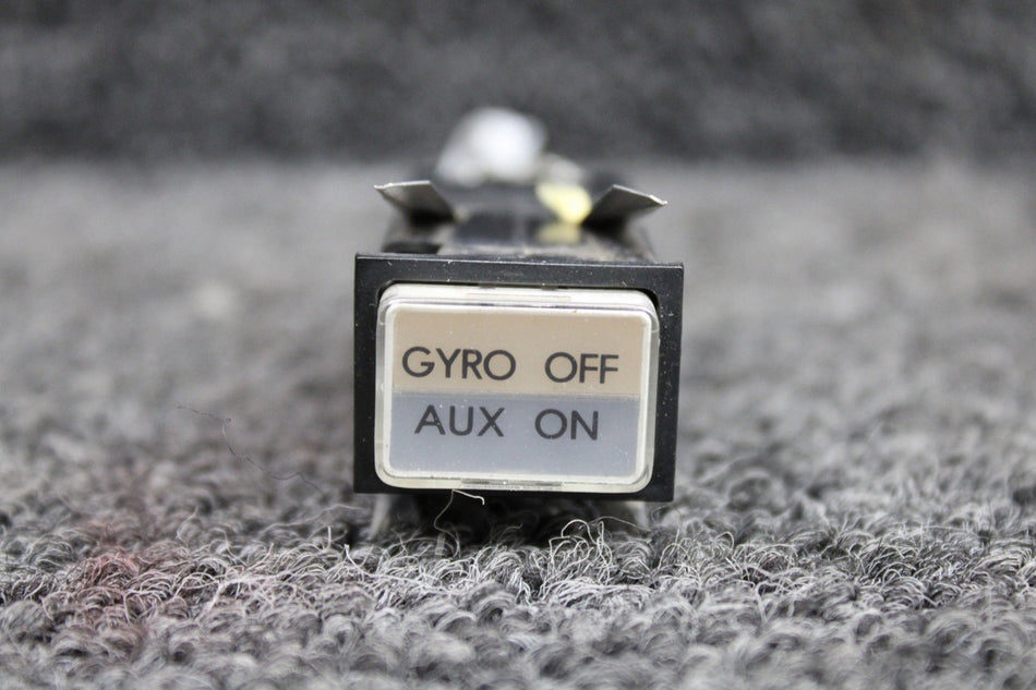 06-710011 Beech 35-B33 Auxiliary Gyro Vacuum Annunciator Switch (125, 250V)
