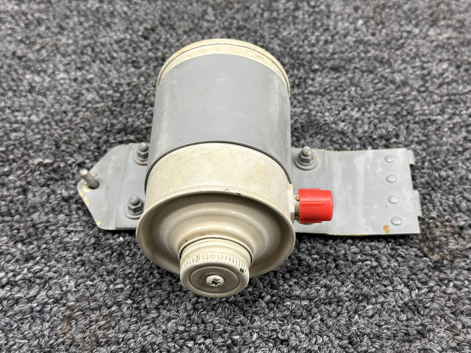 60-580011, 60-580012-601 Beechcraft B-60 Hydraulic Reservoir with Support
