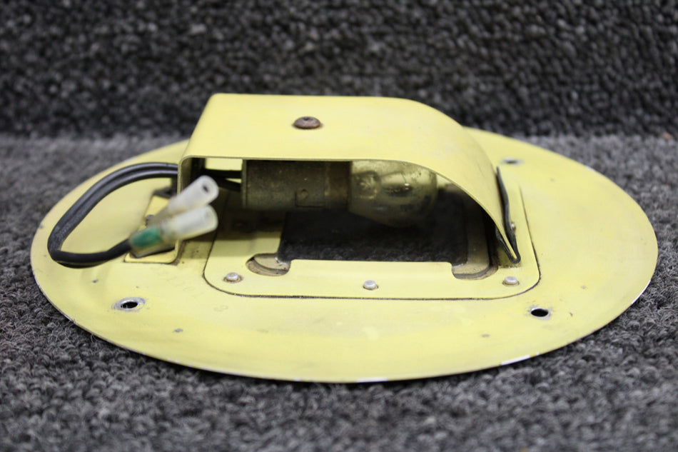 0521101-7, 0521101-2, 0700616-1 Cessna 172R Courtesy Light Assembly (Corrosion)