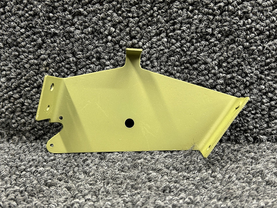0512139-2 Cessna 172K Upper Aileron Pulley Bracket RH (Zinc)