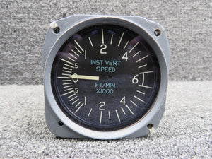 30260-1117 (Alt: C661006-0101) Aerosonic Corp Vertical Speed Indicator