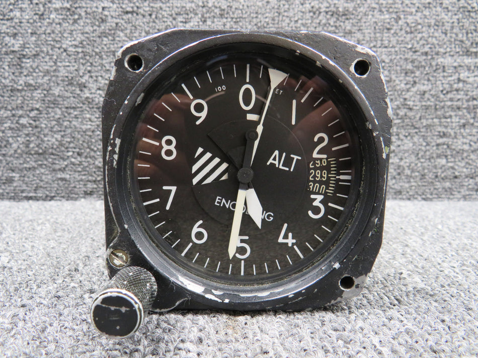 01-200-102 Smiths Encoding Altimeter Indicator w Mod (14 or 28V)
