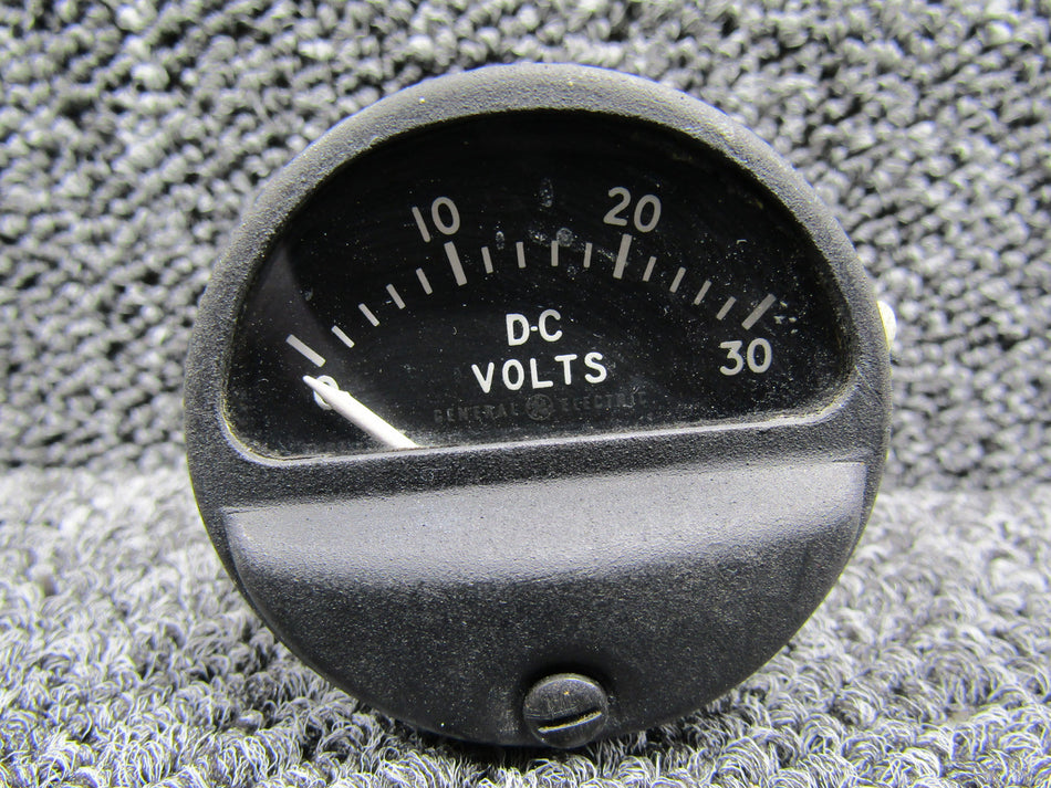 8DW84LVA213 General Electric DC Voltmeter w Integral Lighting System