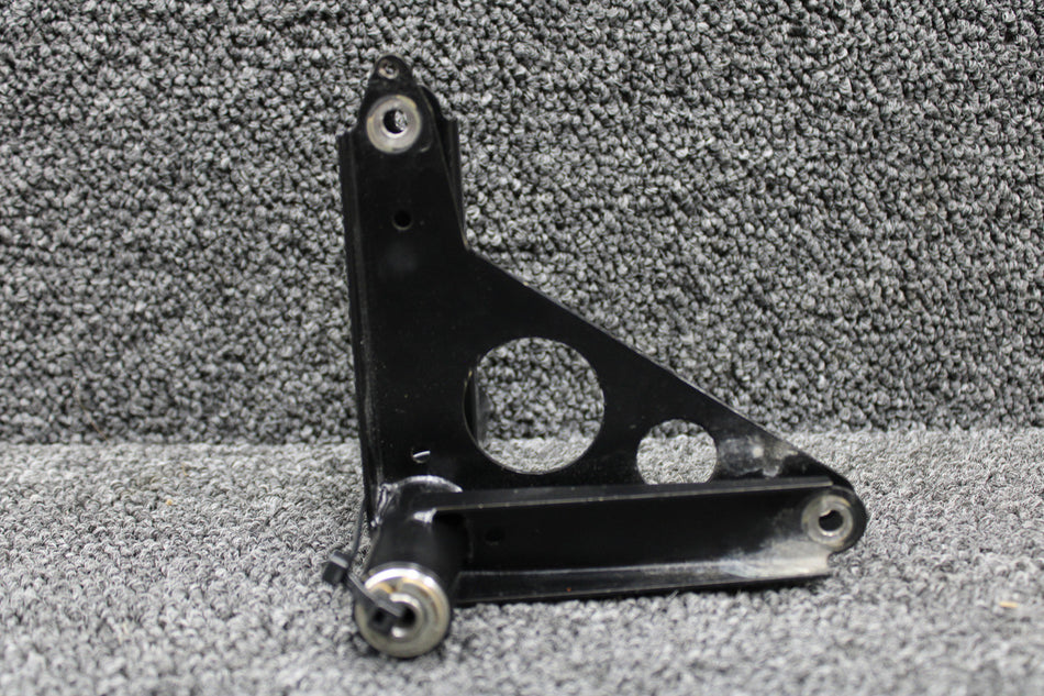 DA4-2713-30-00 Diamond DA40-180 Aileron Bellcrank Assembly
