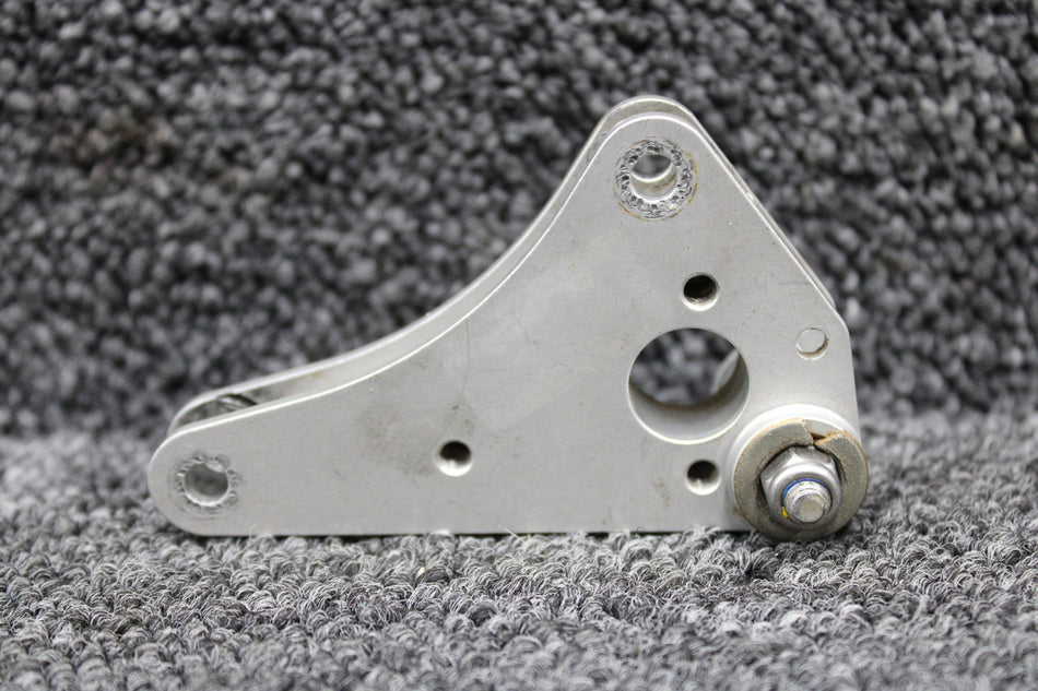 DA4-2717-50-50 Diamond DA40-180 Aileron Bellcrank LH or RH