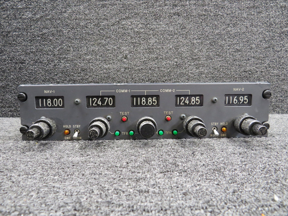 G-6022D Gables Comm, NAV, DME VHF Control Unit