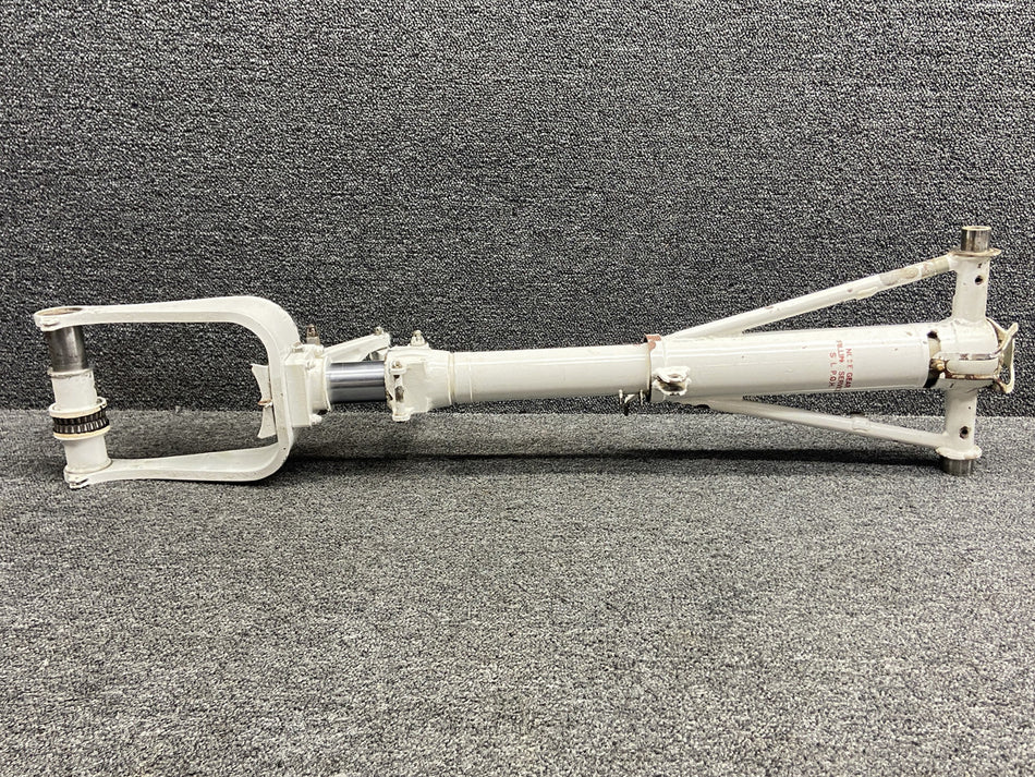 0842000-77, 0841000-95 Cessna 310I Nose Gear Shock Strut Assy with Torque Links