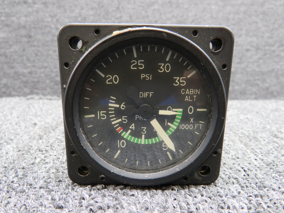3000-J19 United Cabin Altitude Differential Pressure Indicator