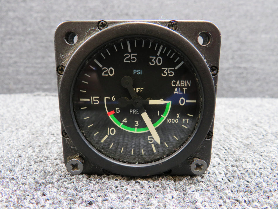 55035-0128 (Alt: C668516-0104) Aerosonic Cabin & Differential Pressure Indicator