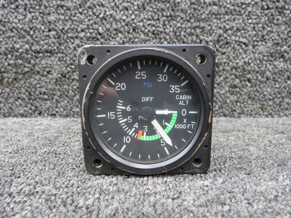 3000-0103 (Alt: C668516-0103) United Cabin Altitude & Diff Pressure Indicator