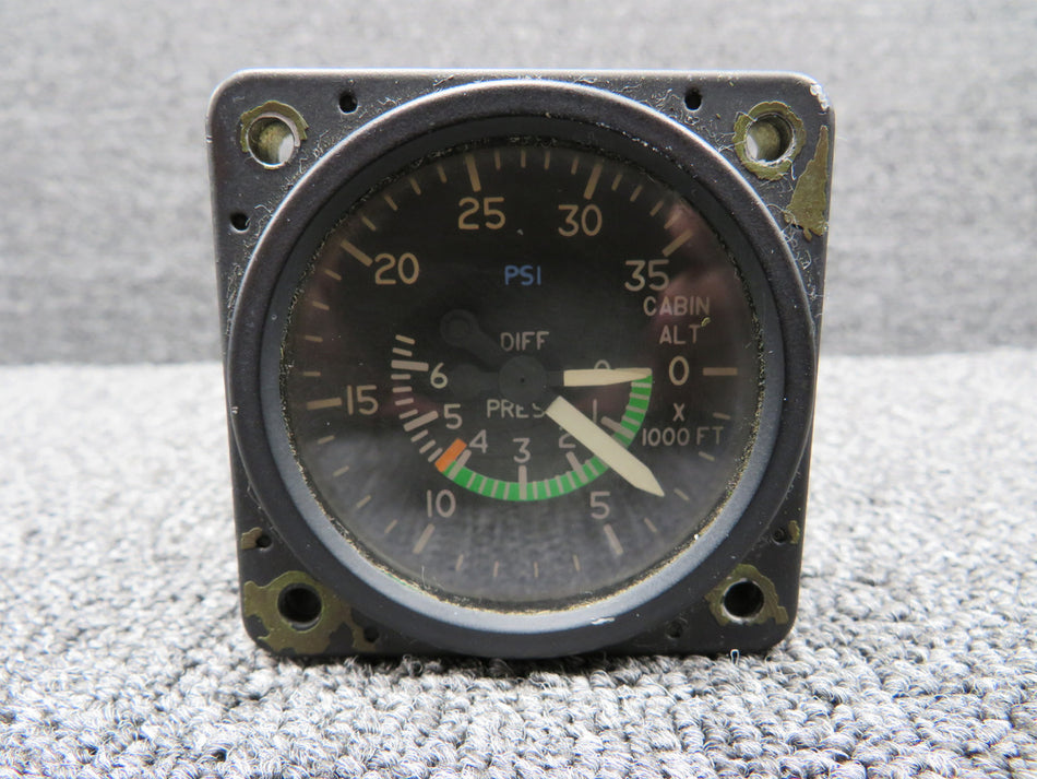 3000-0101 (Alt: C668516-0101) United Cabin Altitude Differential Press Indicator
