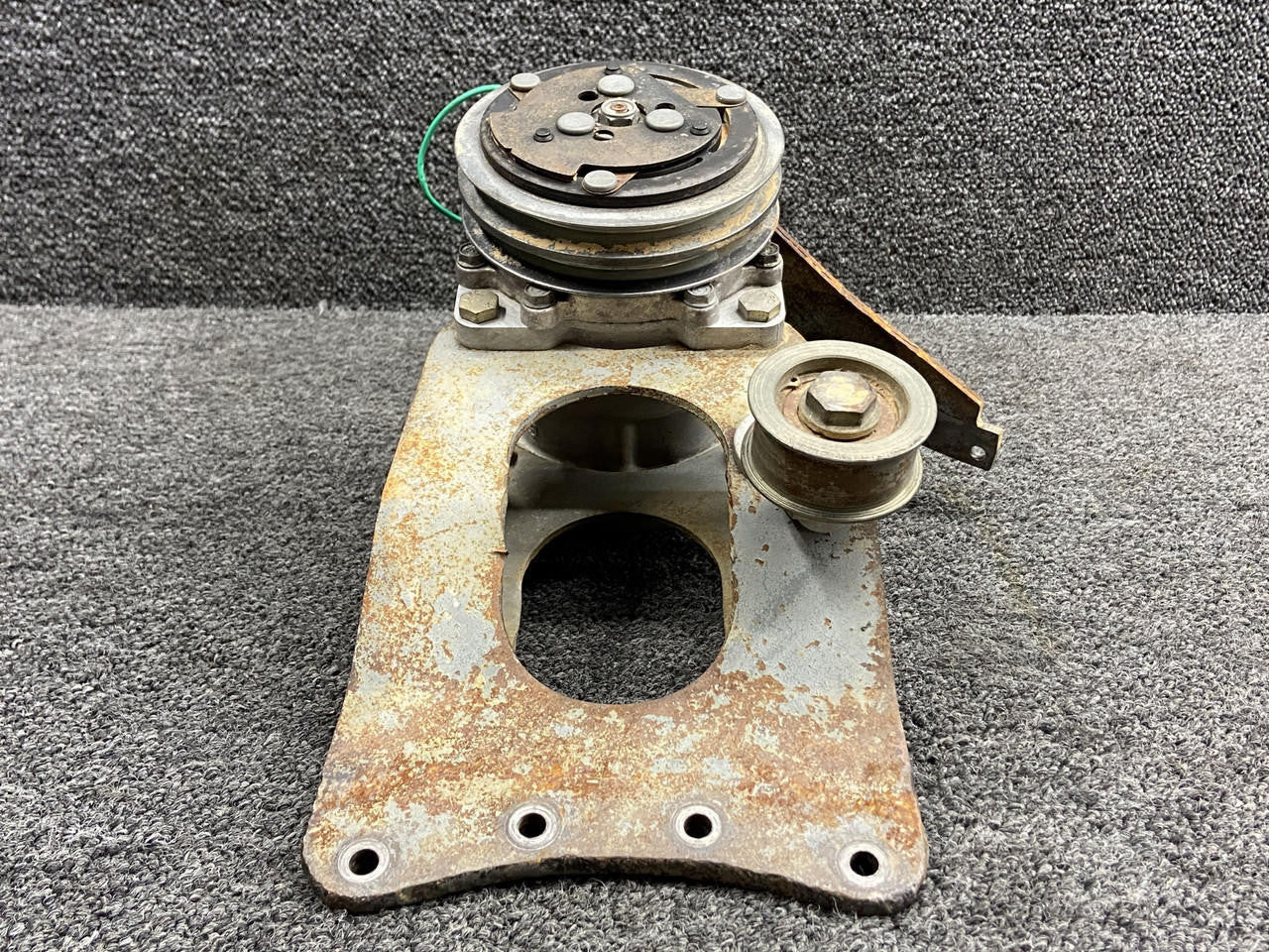 SD-505 Sanden Air Conditioning Compressor with Mounting Brackets