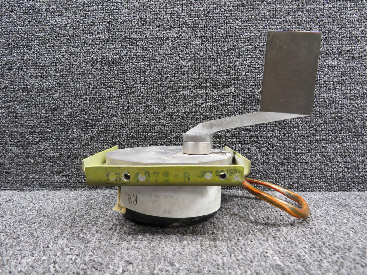 Howard-Raisbeck 1-4712-6 Howard-Raisbeck Angle of Attack Transducer with Mount (Core)