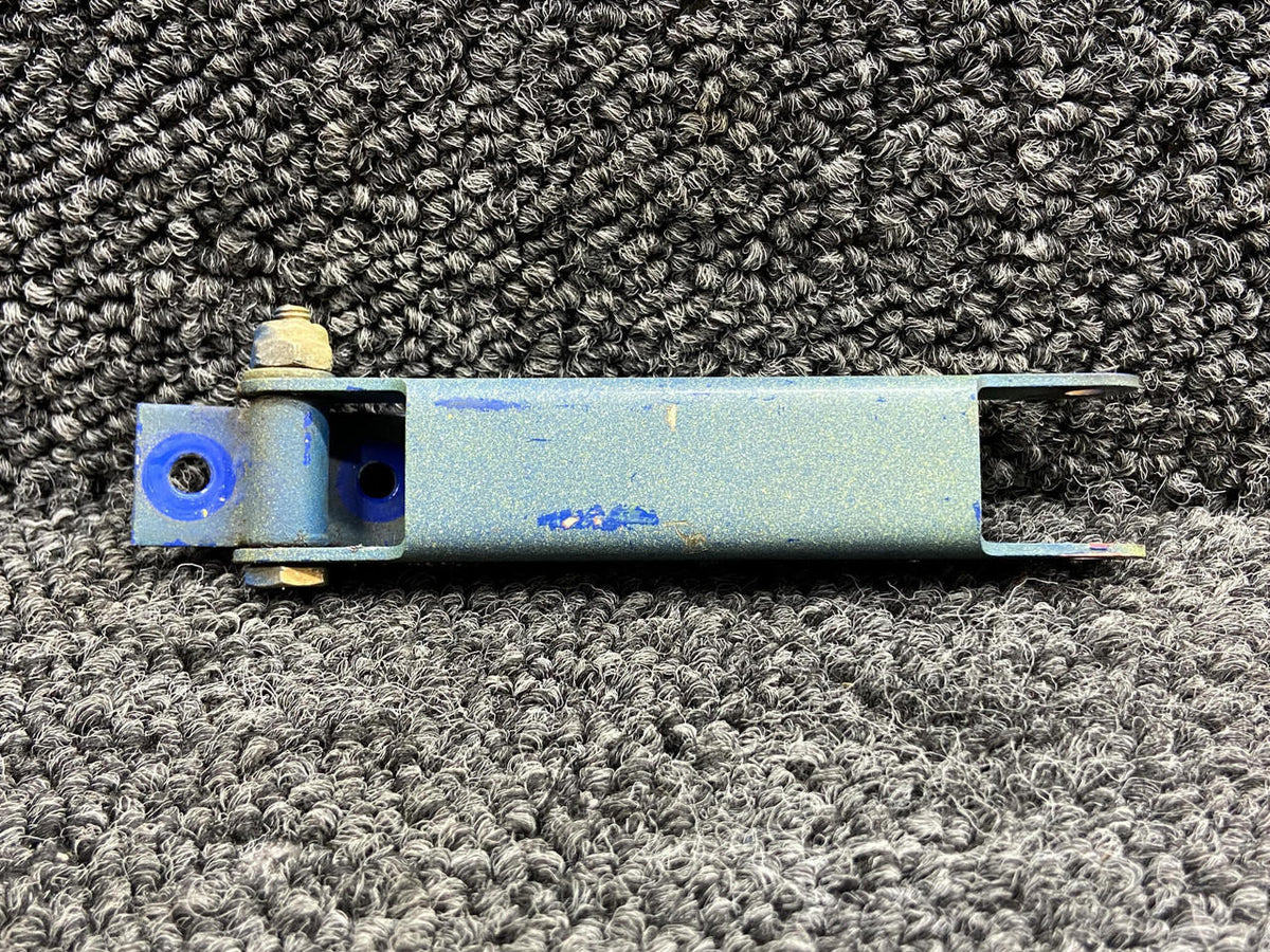 Air Tractor 60627-1, 60307-1 Air Tractor AT-401 Forward Landing Light Actuator Mount Set