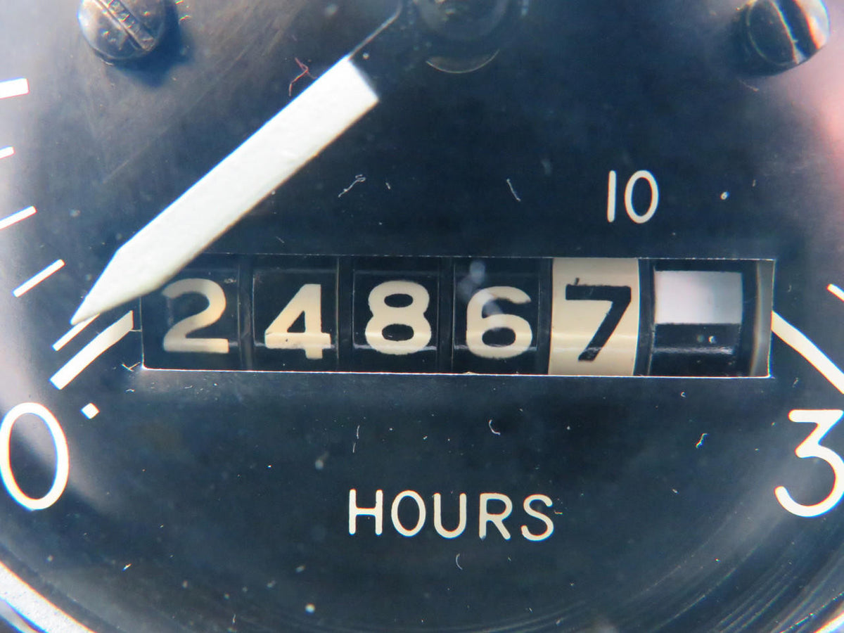 Stewart-Warner 828640 Stewart-Warner Recording Tachometer Indicator (Hours: 2486.70)