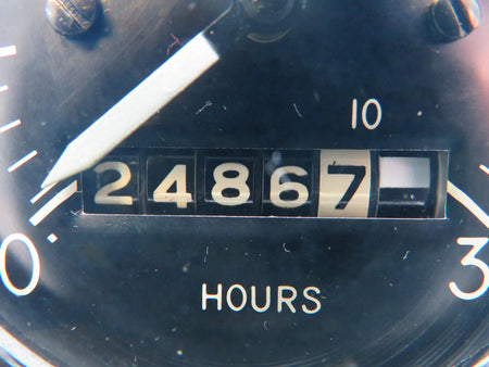 Stewart-Warner 828640 Stewart-Warner Recording Tachometer Indicator (Hours: 2486.70)