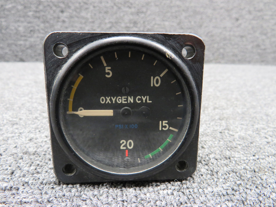 C668522-0101 Cessna Oxygen Cylinder Pressure Gauge (Corrosion on Connector)