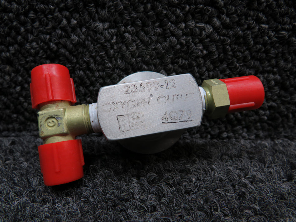 752-610 (Alt: 23559-12) Piper PA34-200T RH Oxygen Outlet Assembly