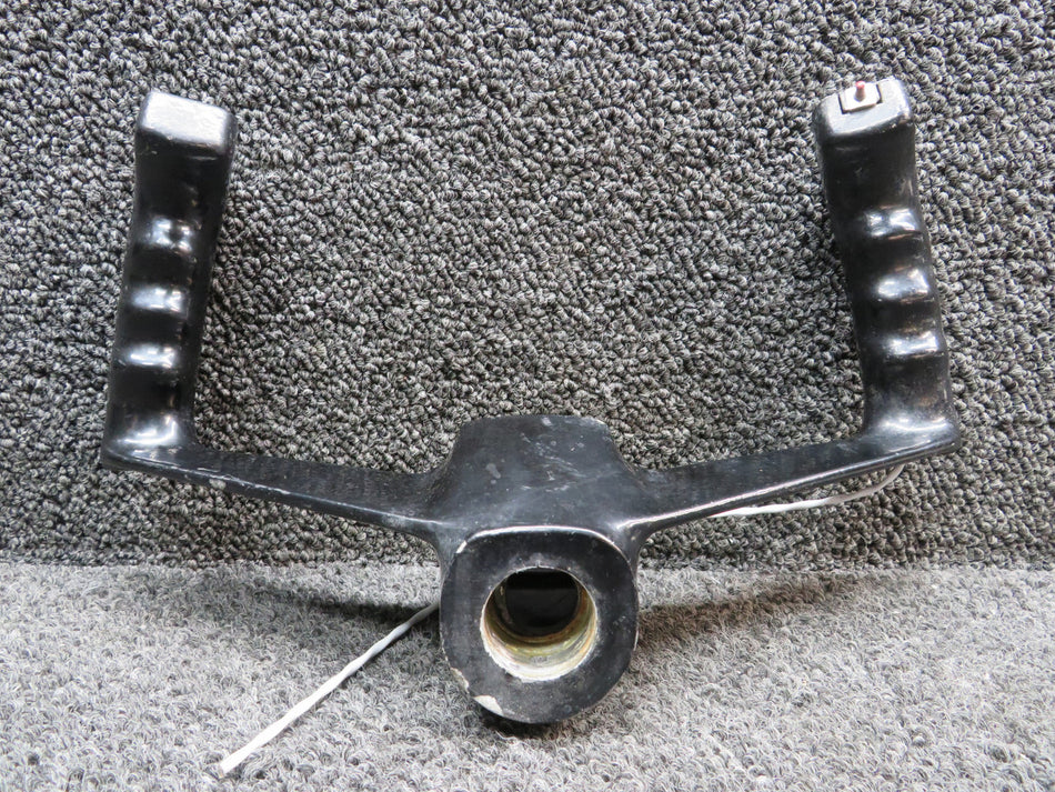 79276-000, 487-904 Piper PA34-200 Co-Pilot Control Wheel with Mic Switch