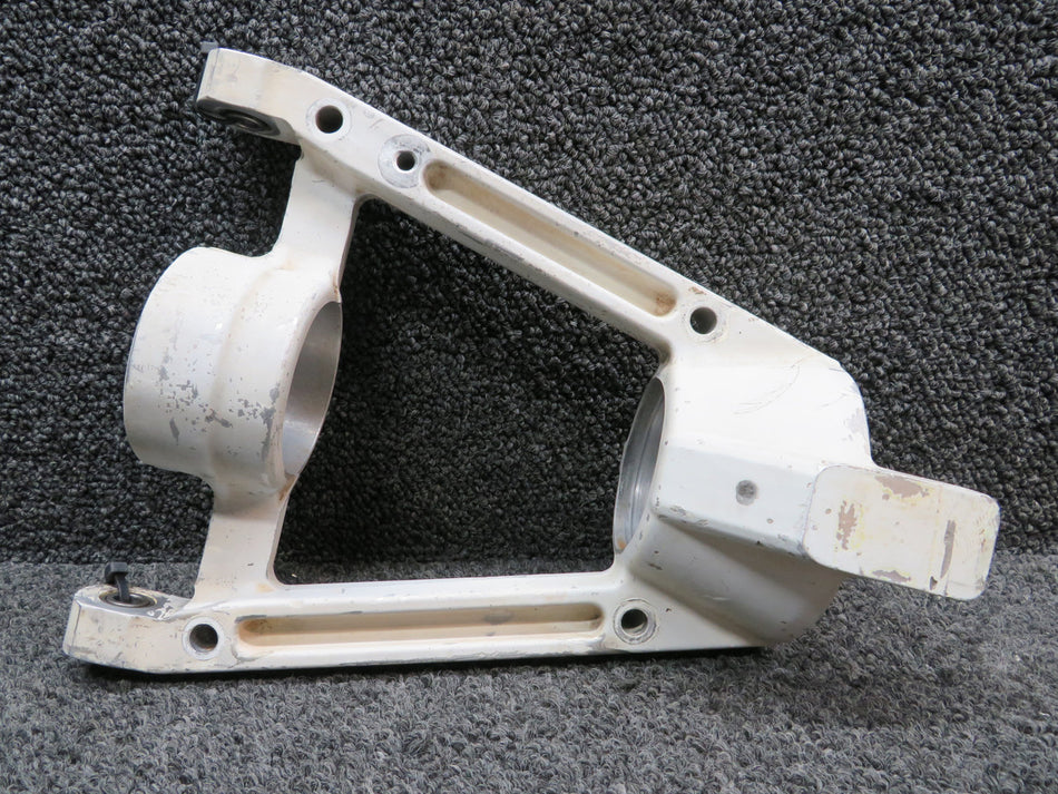 2443007-1 Cessna 172RG Trunnion Nose Gear Assembly