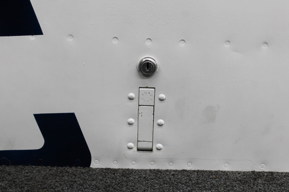 66793-018 (Use: 66793-800) Piper PA28R-201 Baggage Door with Lock and Latch