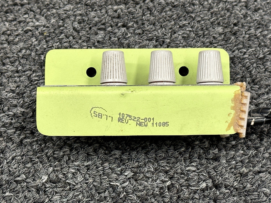 107522-001 Piper PA28-181 Main Power Supply Clip Assembly with Fuses