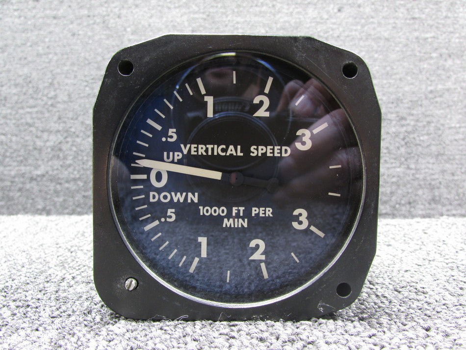 30230-1165 Aerosonic Vertical Speed Indicator