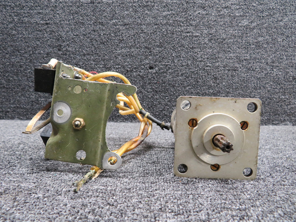 9910055-1 Aero Space DC Flap Motor w Switch (Volts: 28, Amps: 12)