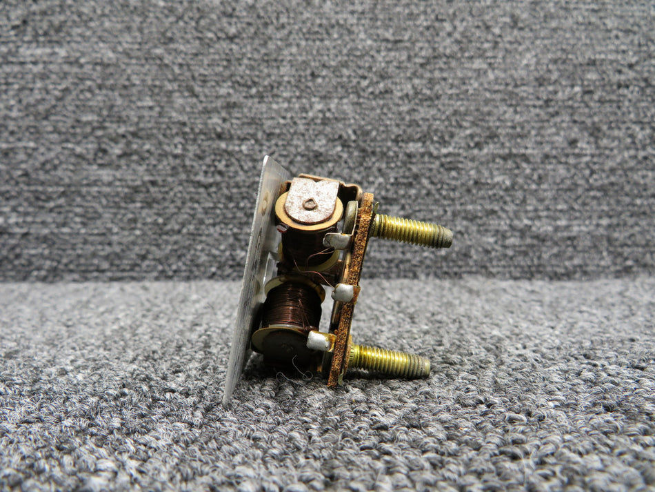 819478 Stewart-Warner Left Main Fuel Quantity Indicator (Worn, Chipped Paint)