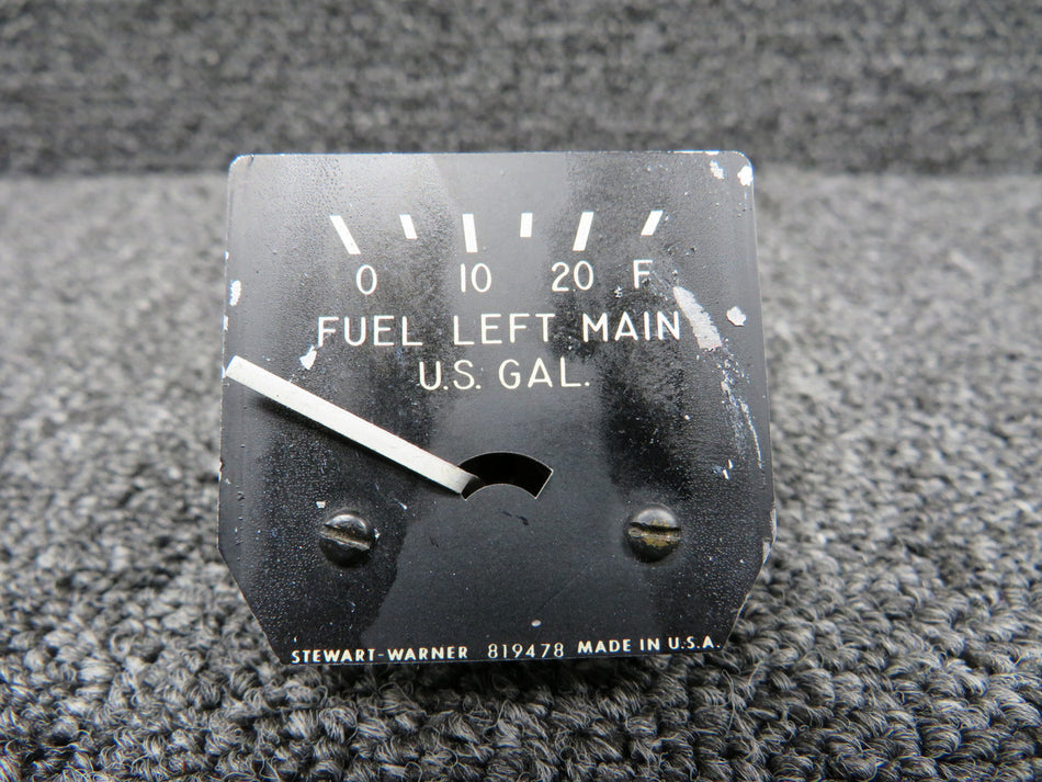 819478 Stewart-Warner Left Main Fuel Quantity Indicator (Loose Needle) (Core)