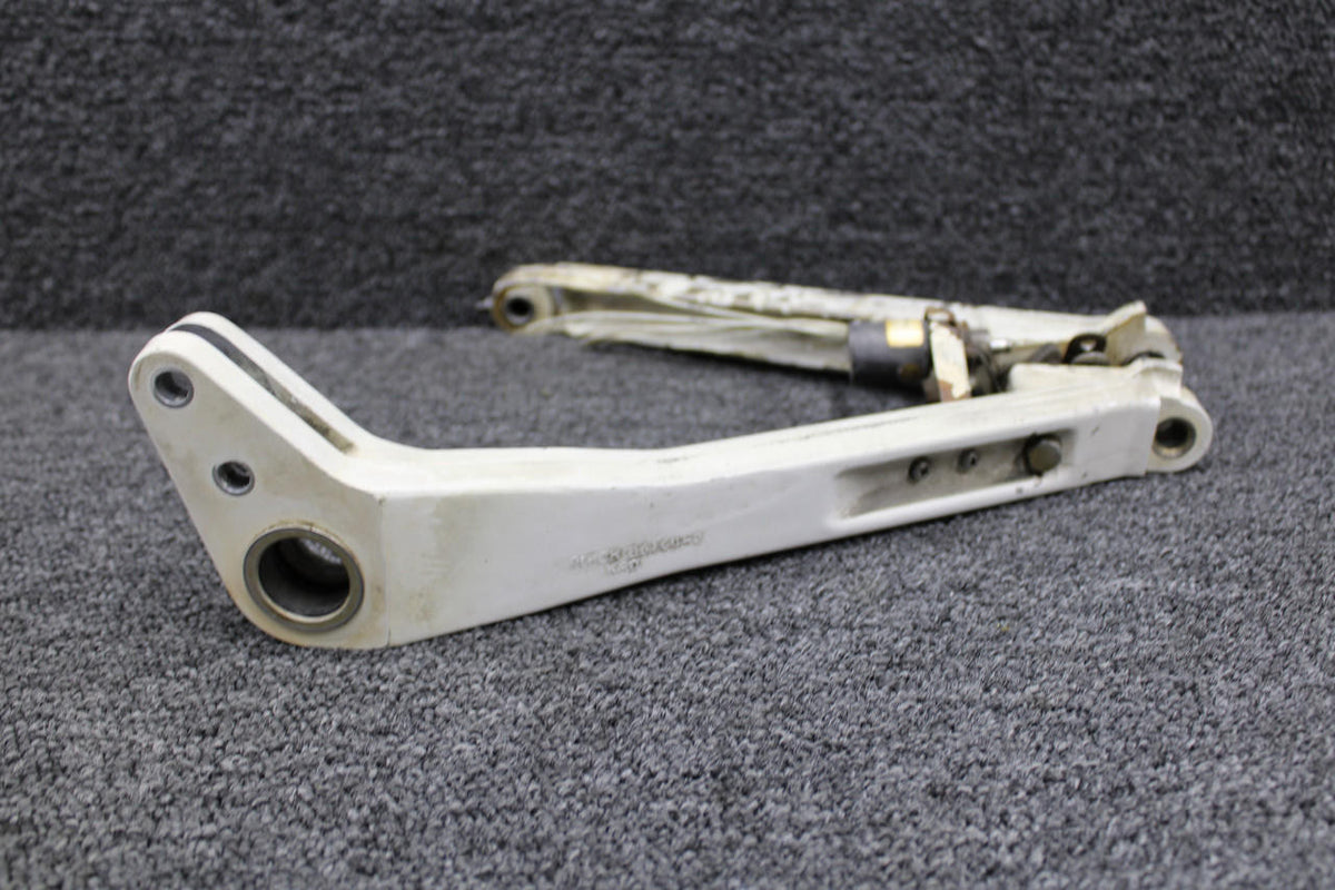 Piper Aircraft Parts 40280-000, 85166-002 Piper PA31-350 Main Gear Side Link LH with Hook and Switch