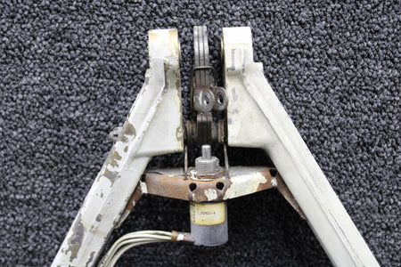 Piper Aircraft Parts 40280-000, 85166-002 Piper PA31-350 Main Gear Side Link LH with Hook and Switch