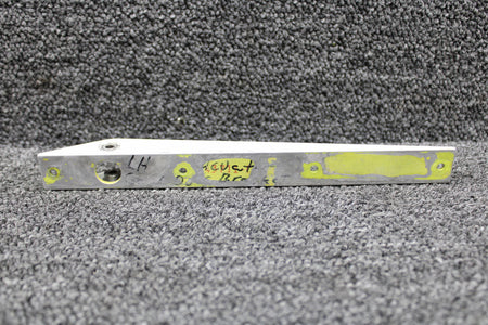 Piper Aircraft Parts 43711-000 Piper PA31-350 Main Gear Door Bracket Inboard