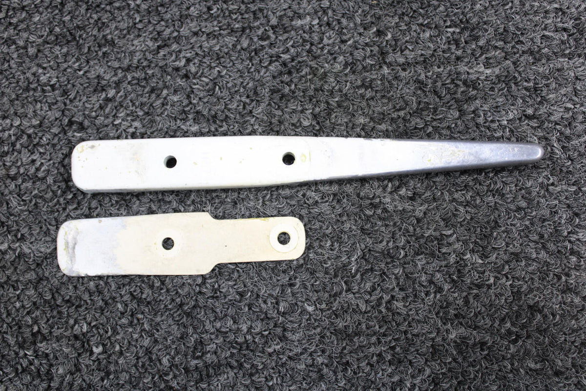 Piper Aircraft Parts 43546-000 Piper PA31-350 Lower Entrance Door Handle Outer