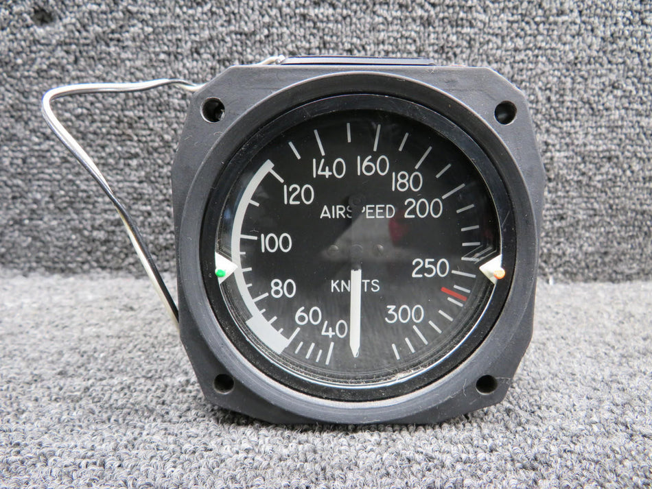 United Instruments 8040 United Instruments Airspeed Indicator, Lighted (28V) (Code: B.617)