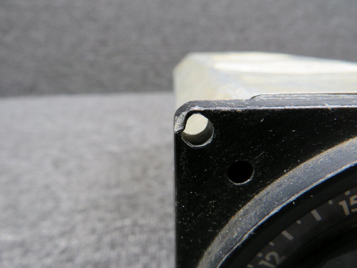 King Radio KI-201 King Radio VOR, LOC Indicator (Chipped Mount, Worn Holes)