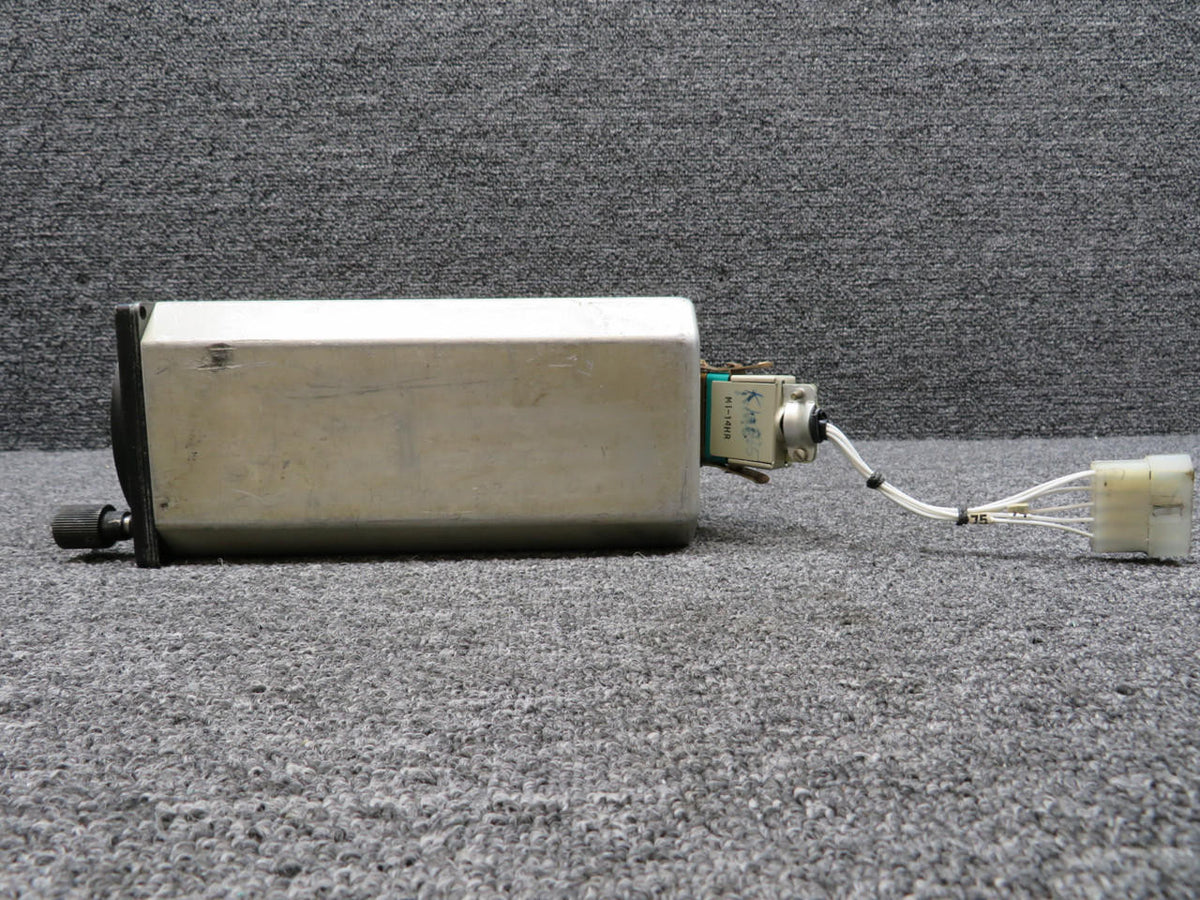 King Radio KI-201 King Radio VOR, LOC Indicator (Chipped Mount, Worn Holes)