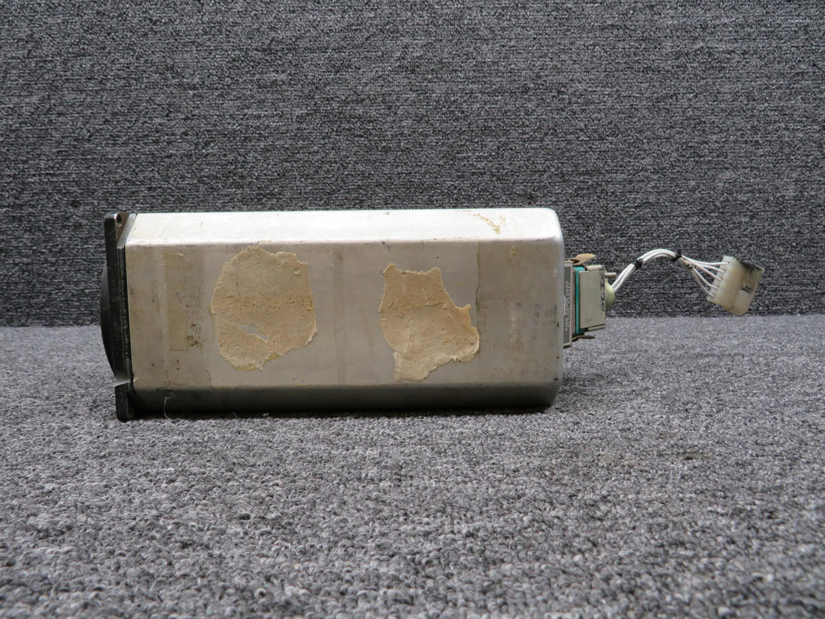 King Radio KI-201 King Radio VOR, LOC Indicator (Chipped Mount, Worn Holes)