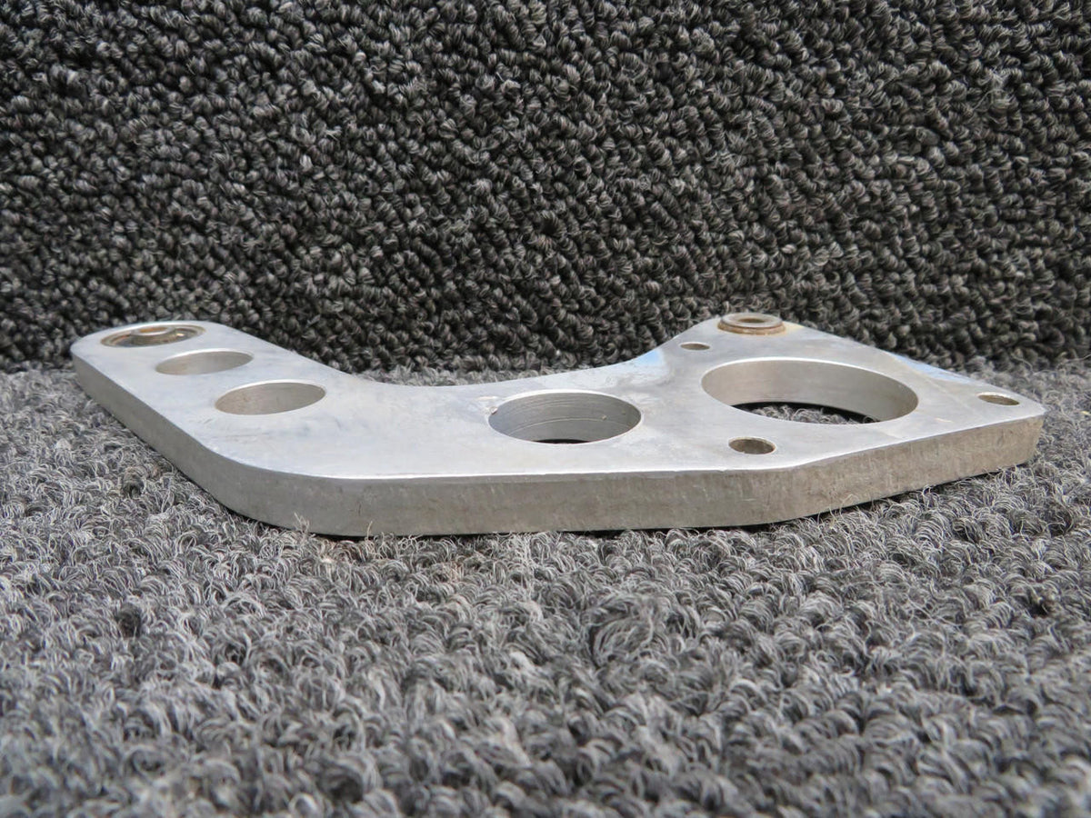Cessna Aircraft Parts 0760676-1 Cessna 182M Arm Assembly Elevator (Knicked)