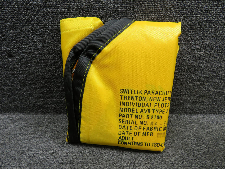 S-2100 Switlik Life Vest (Display-Art)