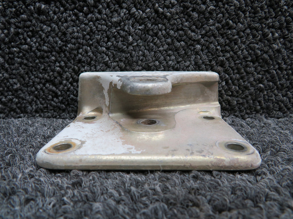 0842105-8 (Cast: 0842105-498) Cessna 310 Nose Gear Drag Link RH