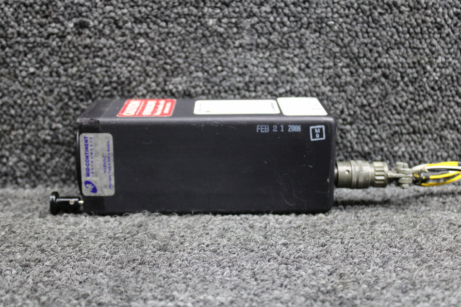 4200-10 Mid-Continent Attitude Indicator (Lighted) (Volts: 11-32)