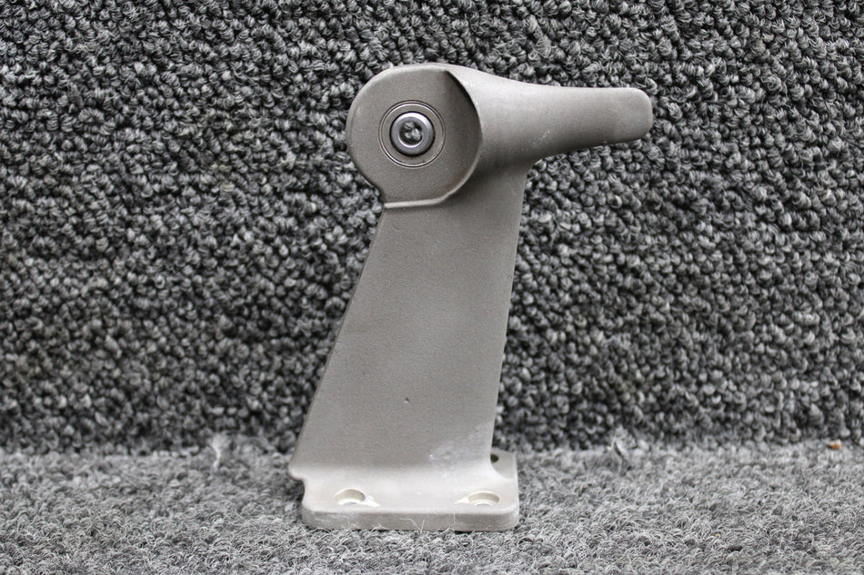 LA57265430 (Cast: LA57265431) Columbia LC41-550FG Flap Hinge Aft (WS 143.5)