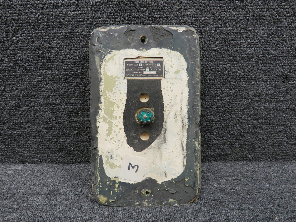 1U715730-01 Bendix 2321E Fixed Loop Antenna (Worn, Chipped Casing) (Core)