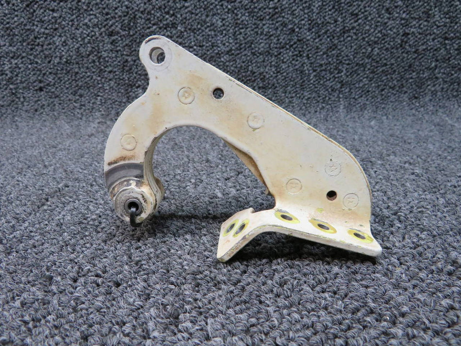 35-815266-2 Beech 58 Hinge Assy FWD Inbd